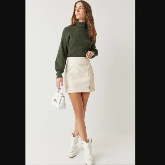 Francesca's Mi Ami Avery Balloon Sleeve Turtleneck Sweater - Olive Green, Large - Picture 12 of 12